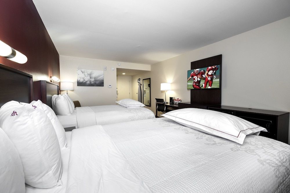 Premium Room, 2 Queen Beds (Upgraded Bedding & Snack, Smoke Free)