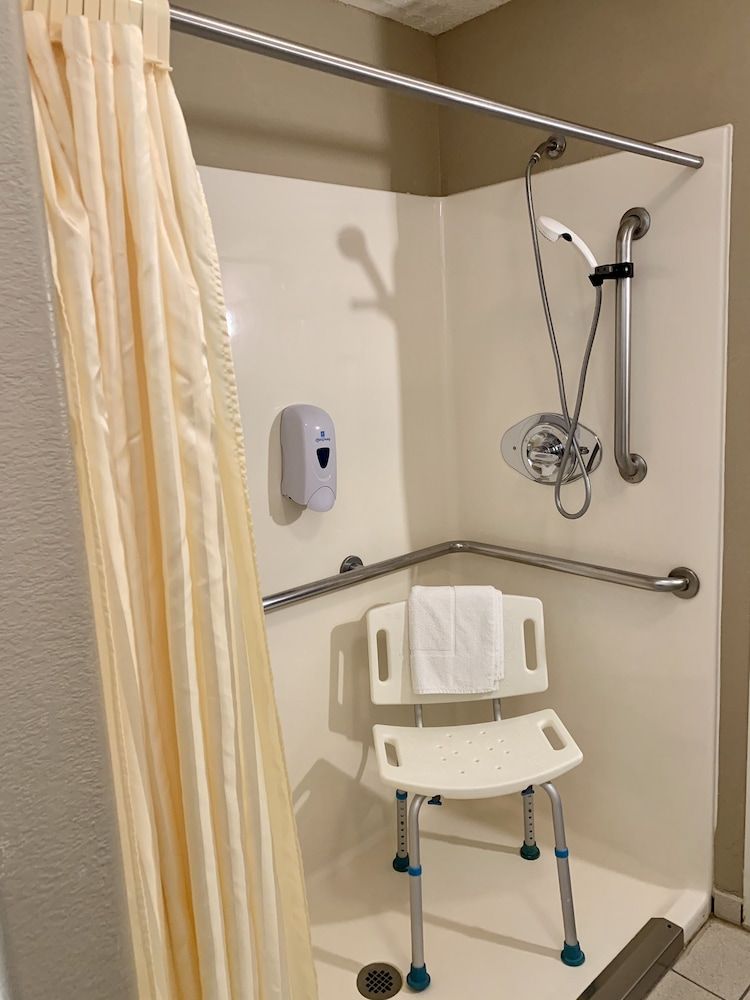 Monument Inn & Suites Suite, 1 Queen Bed with Sofa bed, Accessible, Connecting Rooms 6