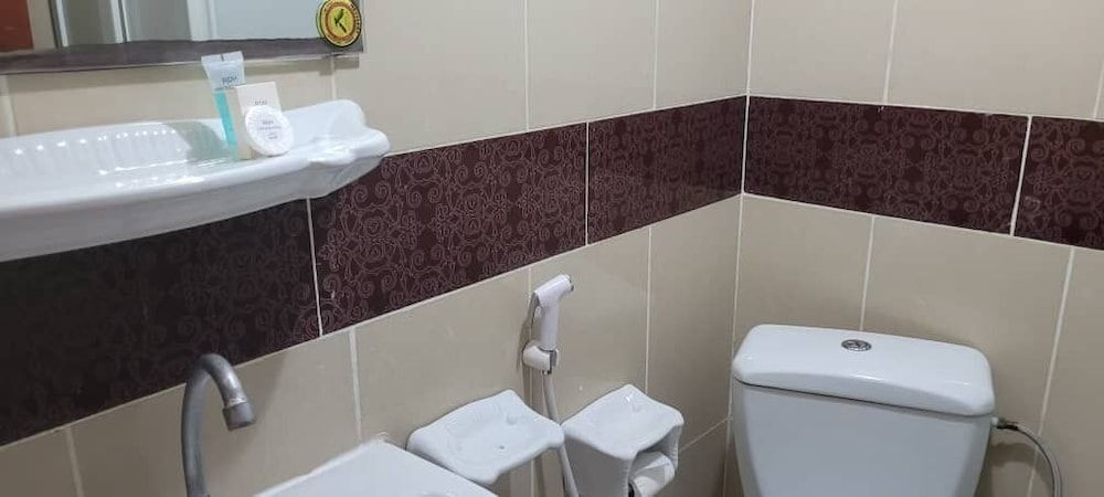 Ras Dika Hotel Family Room 6