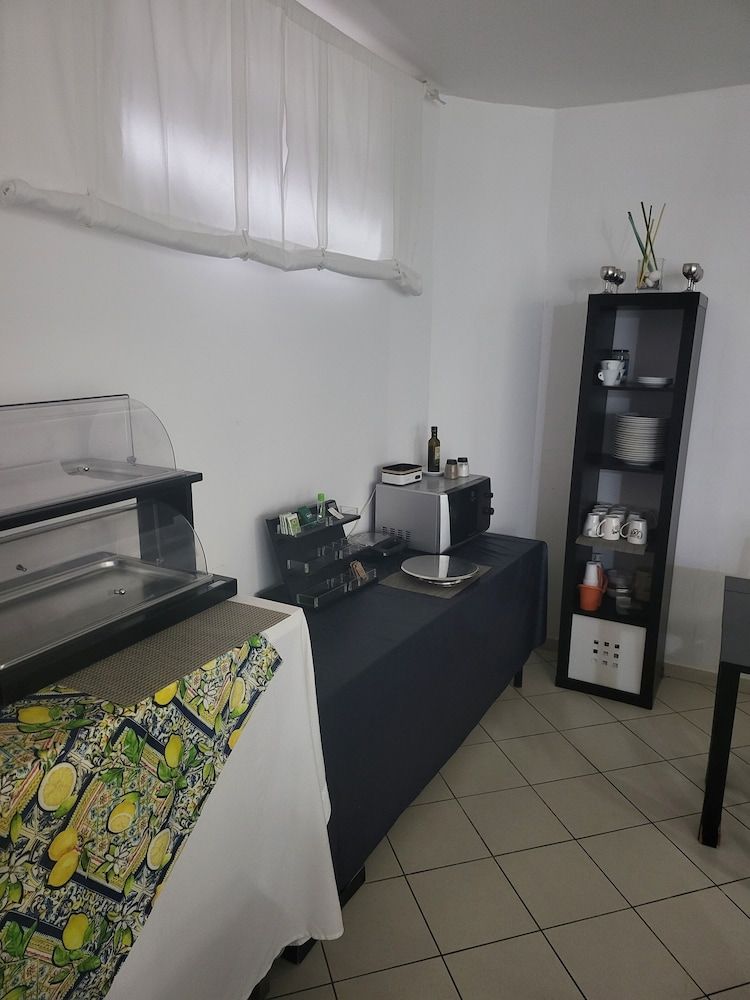 undefined Sorrento Relais 8