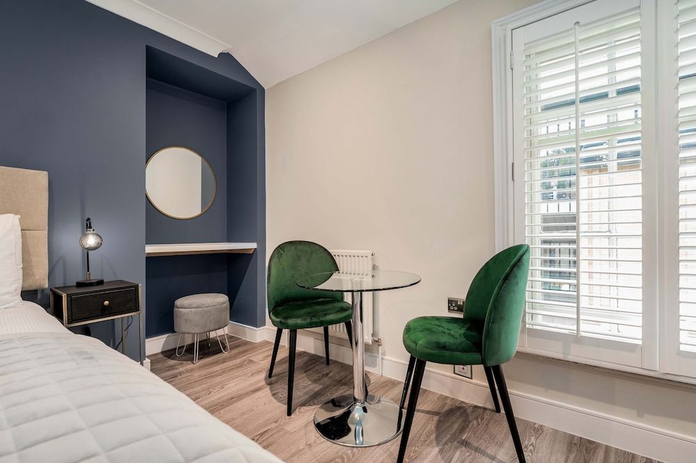 The Regent Aparthotel City Studio 6