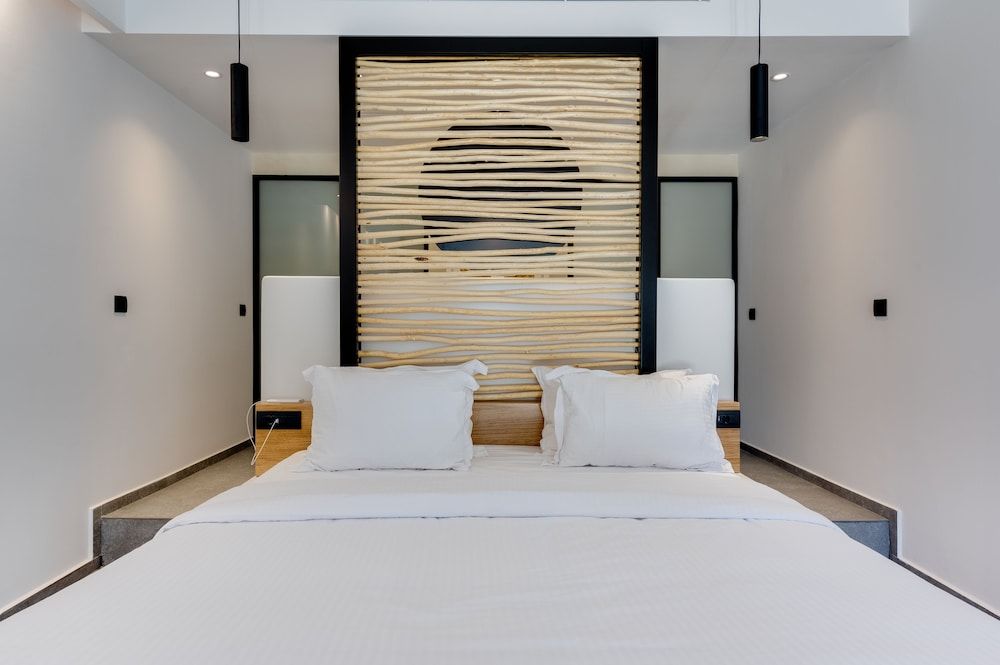 Elements Cozy Suites Junior Suite, Pool View