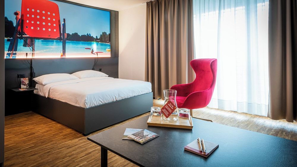 Deluxe Room, 1 Queen Bed, Kitchen