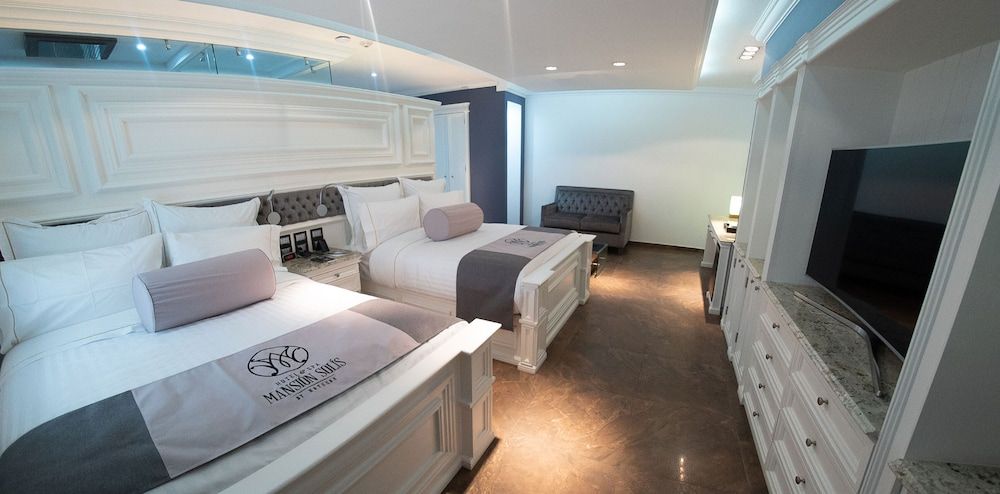 Hotel & Spa Mansion solis by HOTSSON Junior Suite Two Queen Beds 3