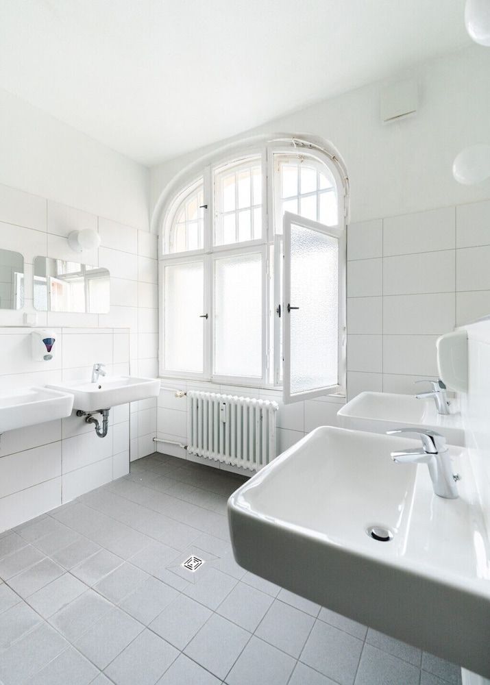 undefined Three Little Pigs Hostel Berlin 8