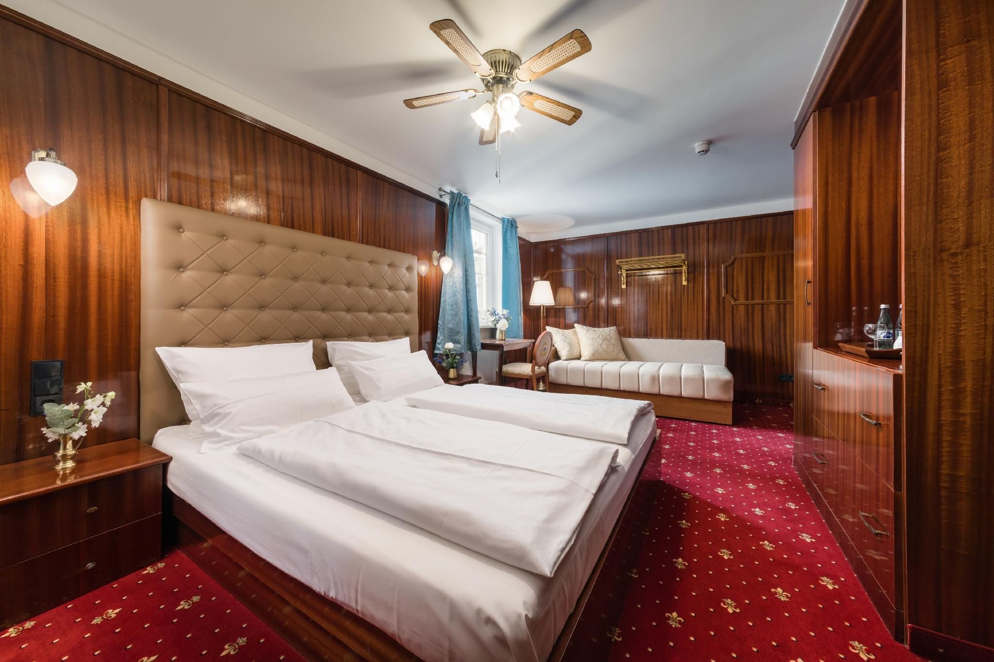 Hotel du Train Deluxe Double Room