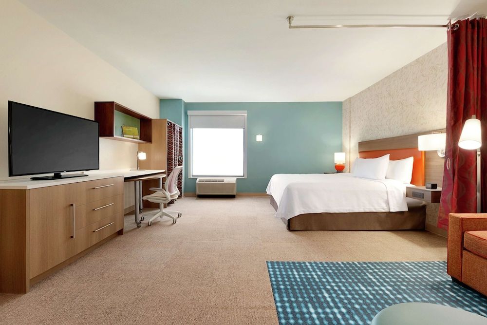 Studio, 1 King Bed, Accessible, Bathtub