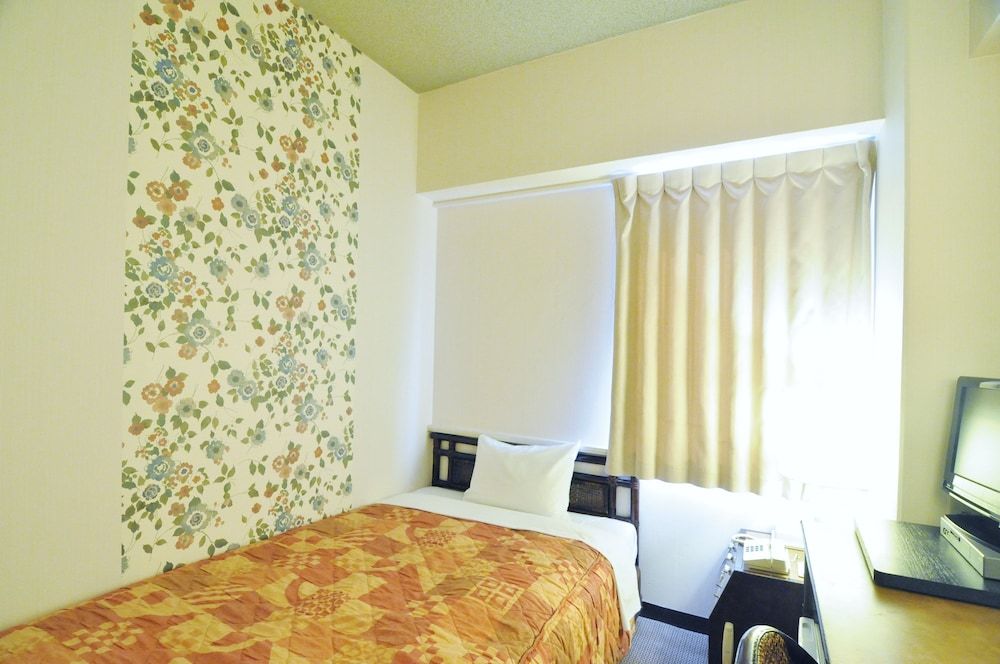 Standard Single Room, Smoking