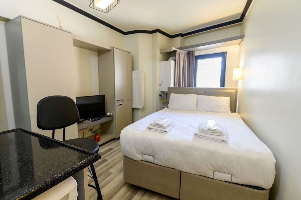 Global Suites Hotel Studio (Double)
