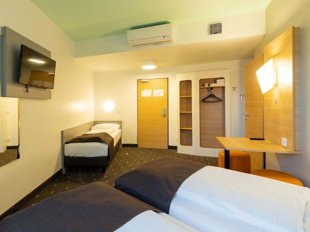 B&B Hotel Wuppertal City-Süd Triple Room 2