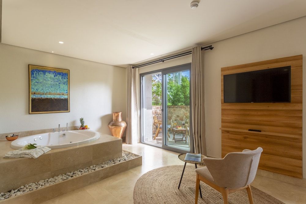 Ecclesia Hotel - Adults Only Patio Garden Suite 6