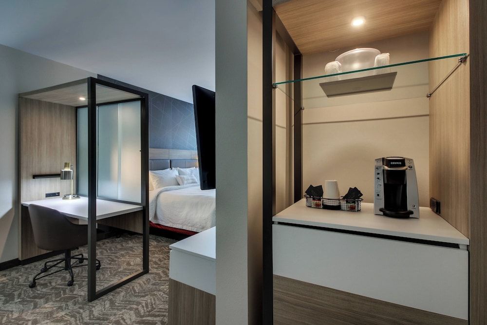 Suite, 1 King Bed with Sofa bed, Non Smoking