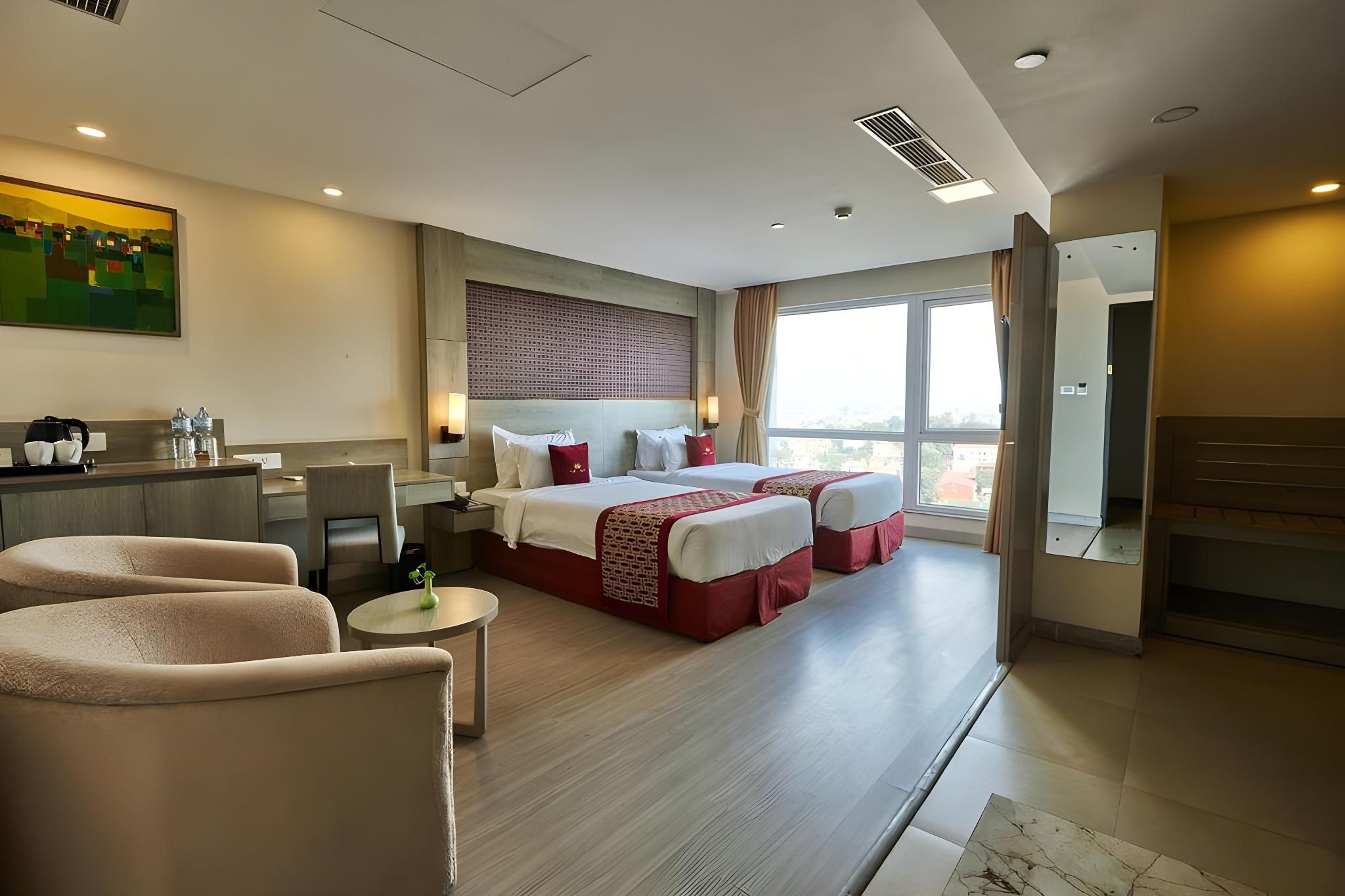 undefined Hotel Crowne Imperial 2