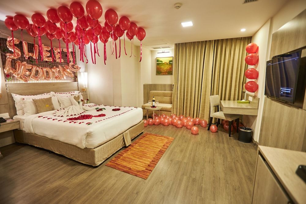 undefined Hotel Crowne Imperial 6