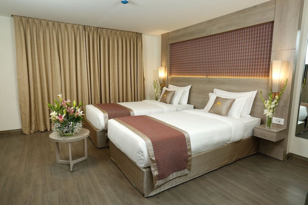 undefined Hotel Crowne Imperial 5