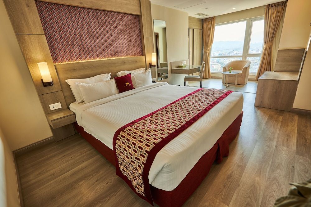 undefined Hotel Crowne Imperial 10