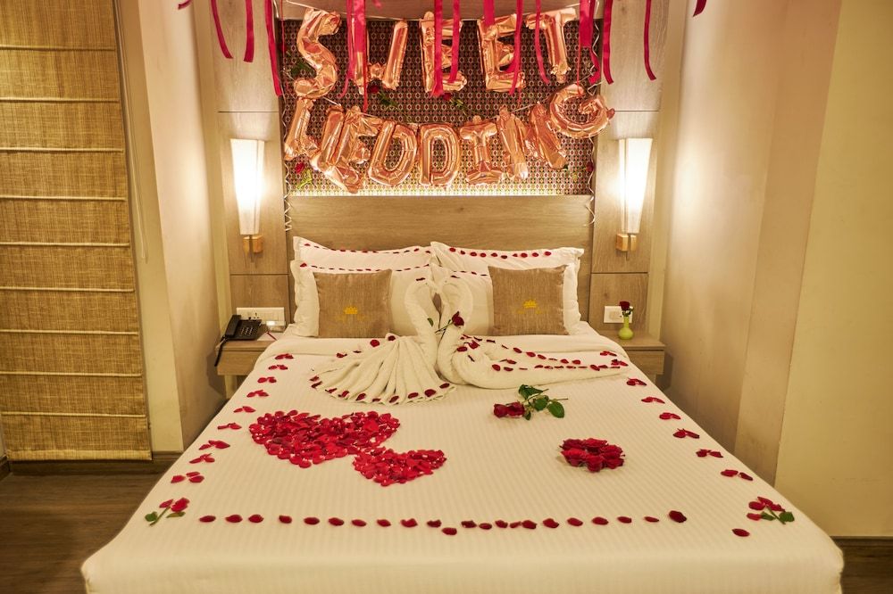 undefined Hotel Crowne Imperial 8