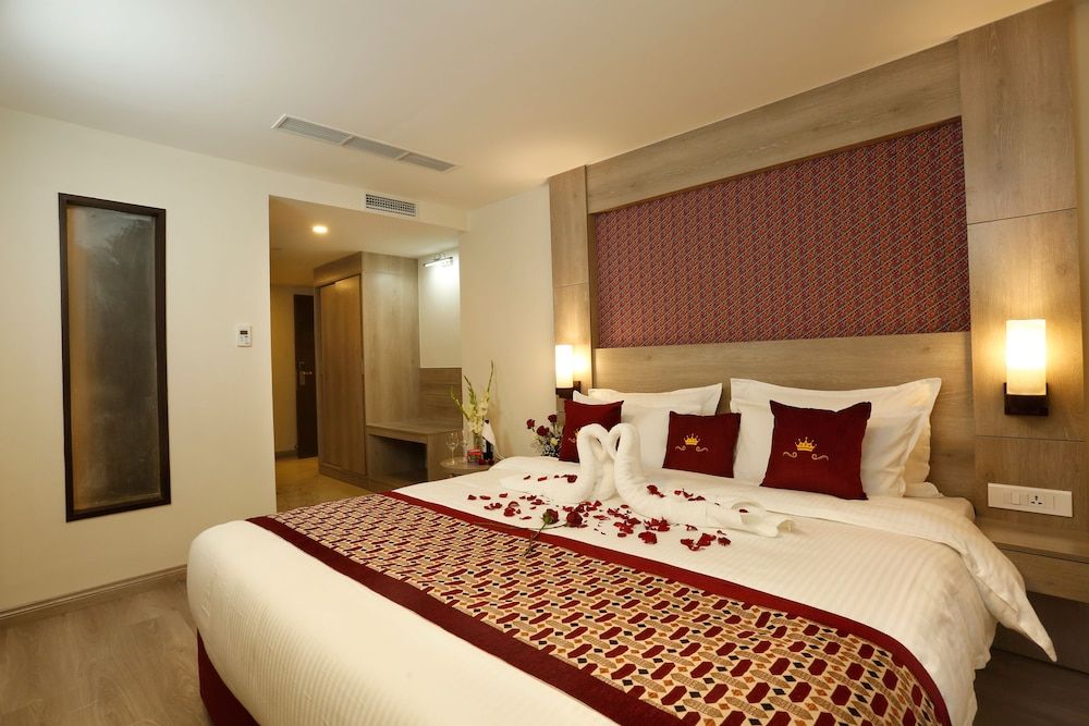 undefined Hotel Crowne Imperial 6