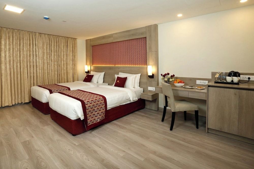 undefined Hotel Crowne Imperial 6