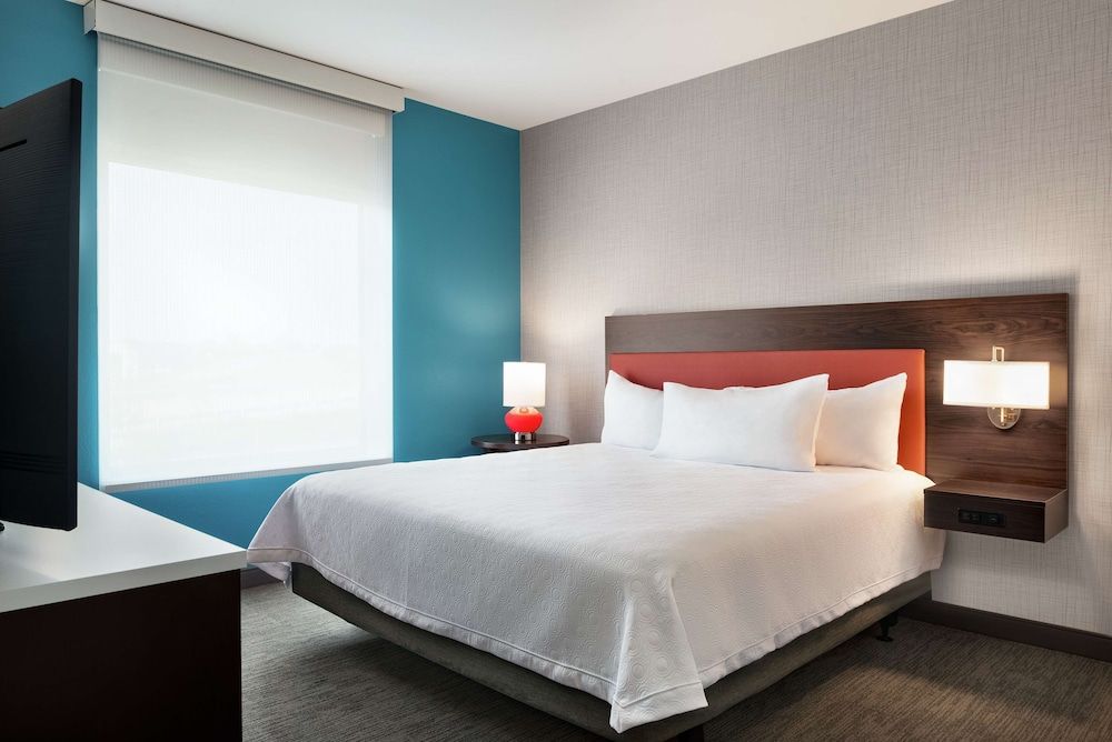 Suite, 1 King Bed with Sofa bed, Accessible (Hearing)