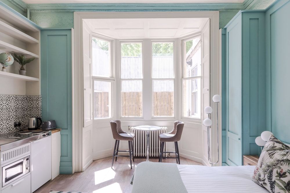 undefined 4 Berkeley Sq - YourApartment 4