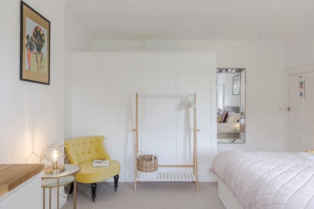 undefined 4 Berkeley Sq - YourApartment 7