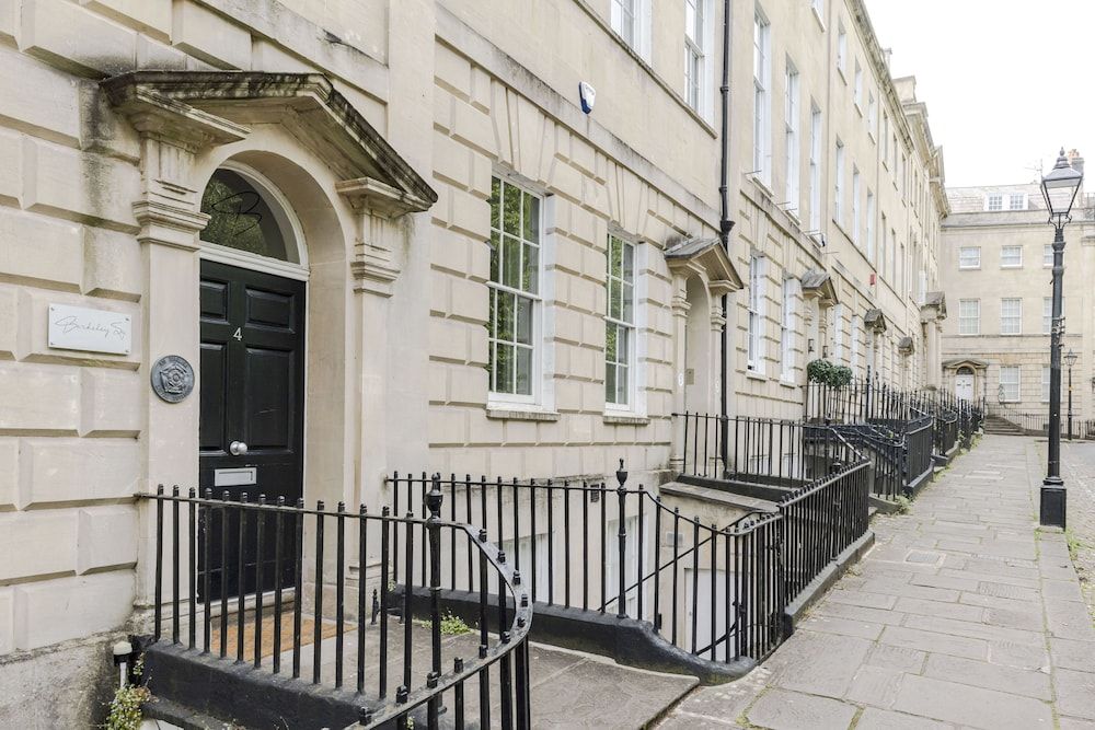 undefined 4 Berkeley Sq - YourApartment 6