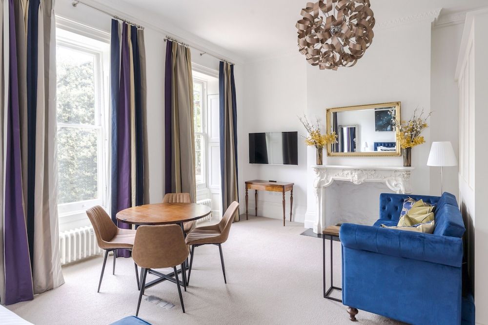 4 Berkeley Sq - YourApartment Superior Apartment 9