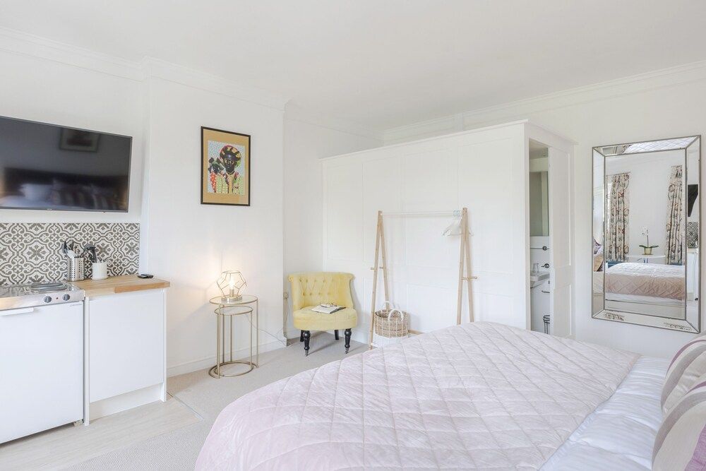 undefined 4 Berkeley Sq - YourApartment 10