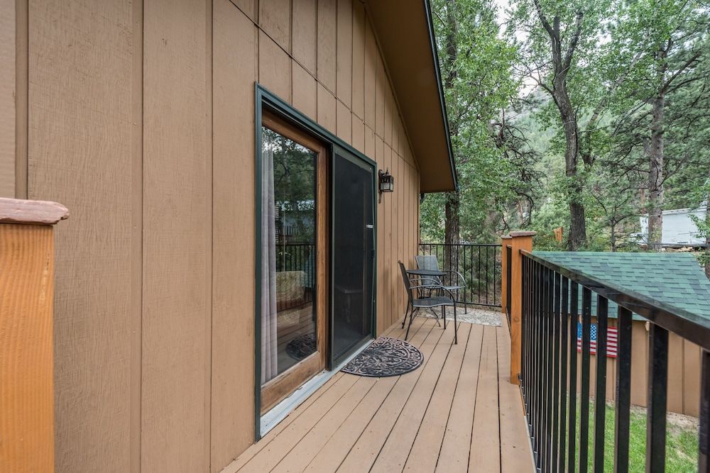 4 Seasons Inn on Fall River Executive Studio, 1 King Bed 2