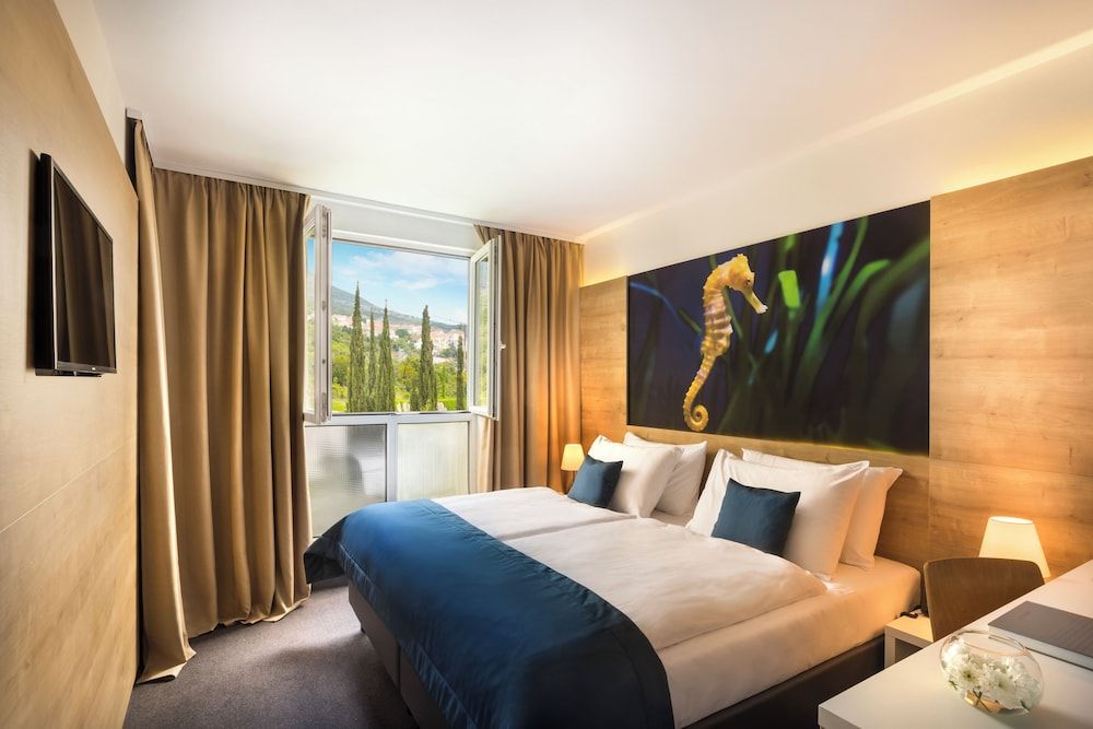 Double room with street view