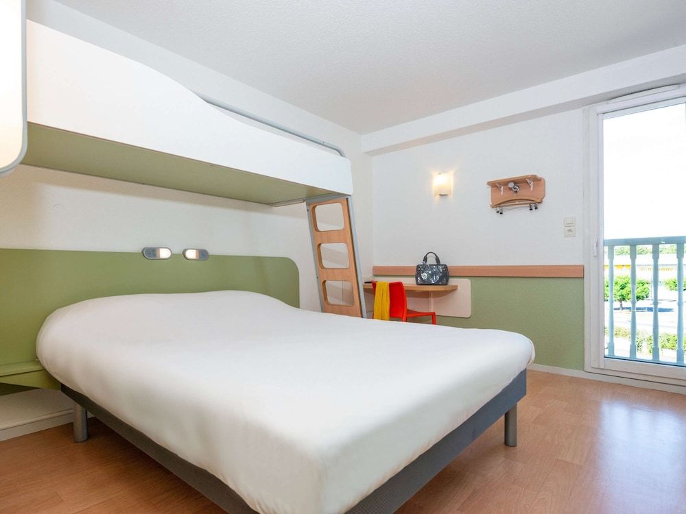 Triple Room, Multiple Beds