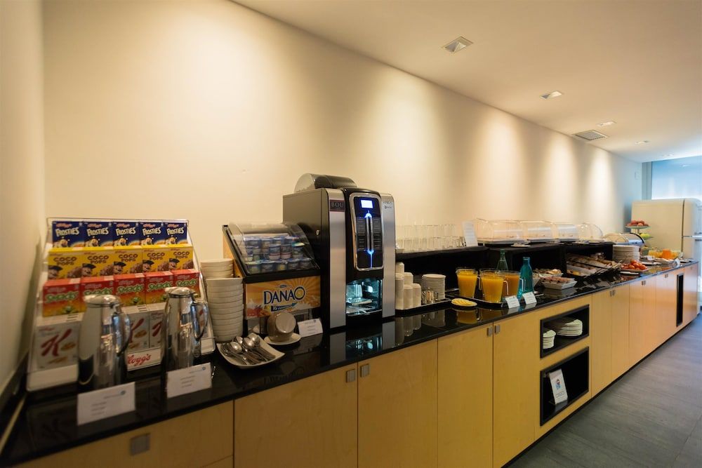 undefined Onix Liceo 10