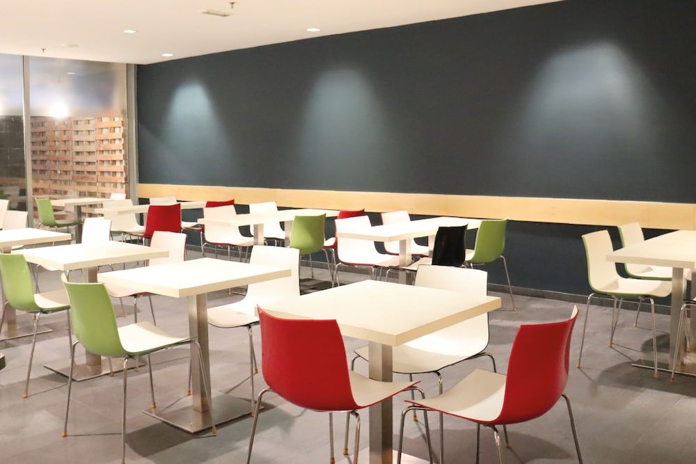 undefined Onix Liceo 9