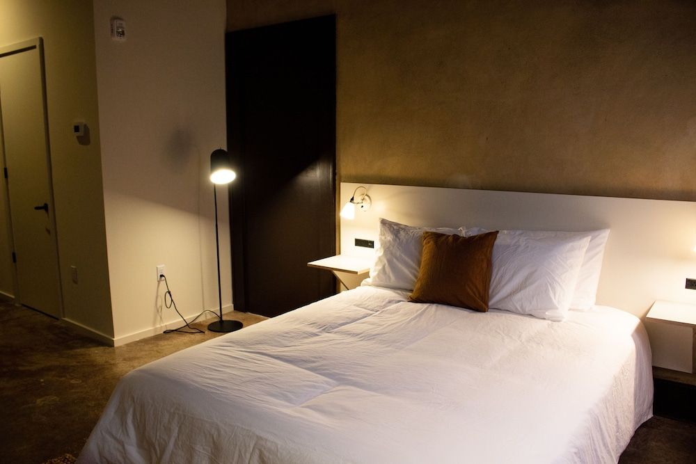 Travelers Hotel Second Floor East