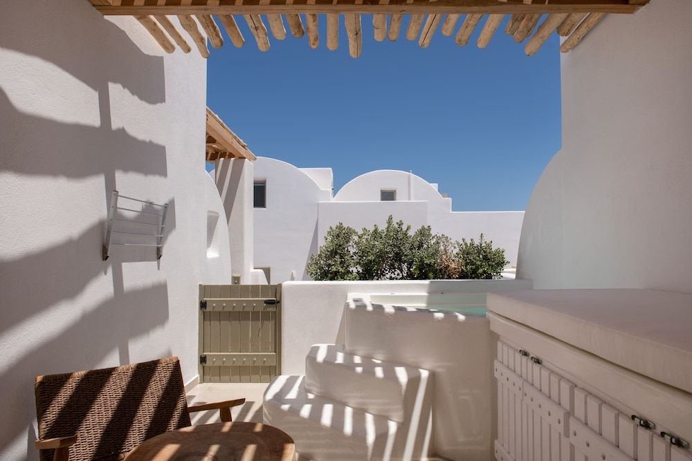 AVAL All Suite Suite, Hot Tub 2