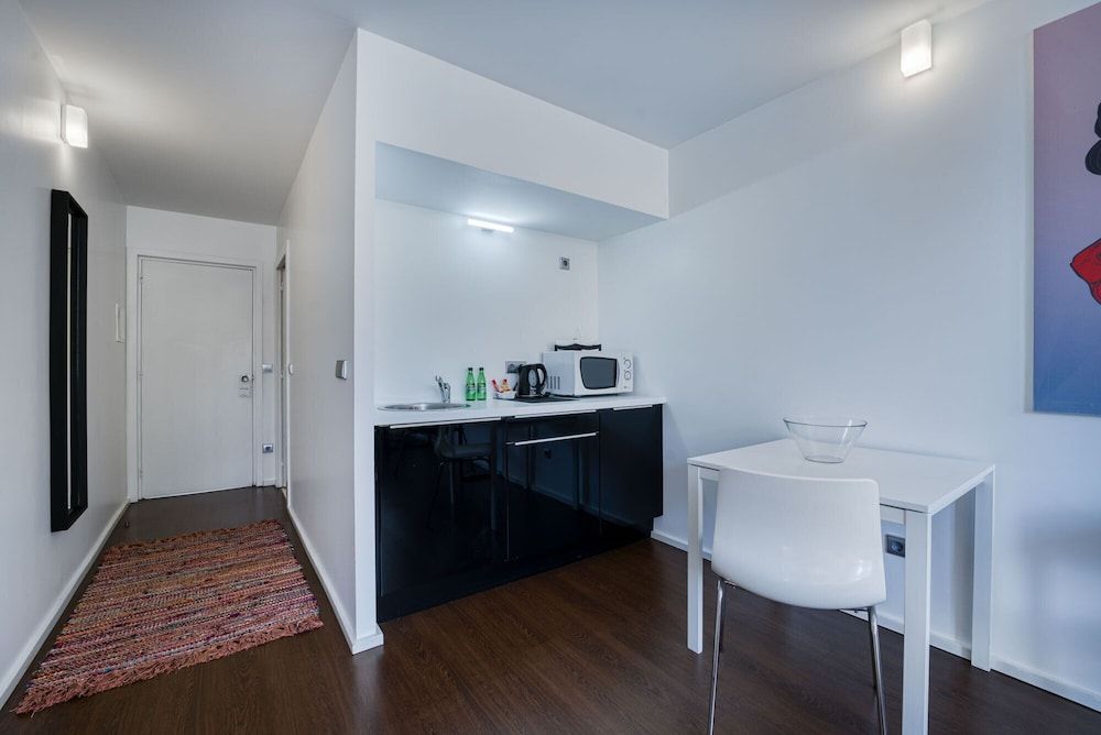 Olala Fine Arts Studios Standard Twin Room 4