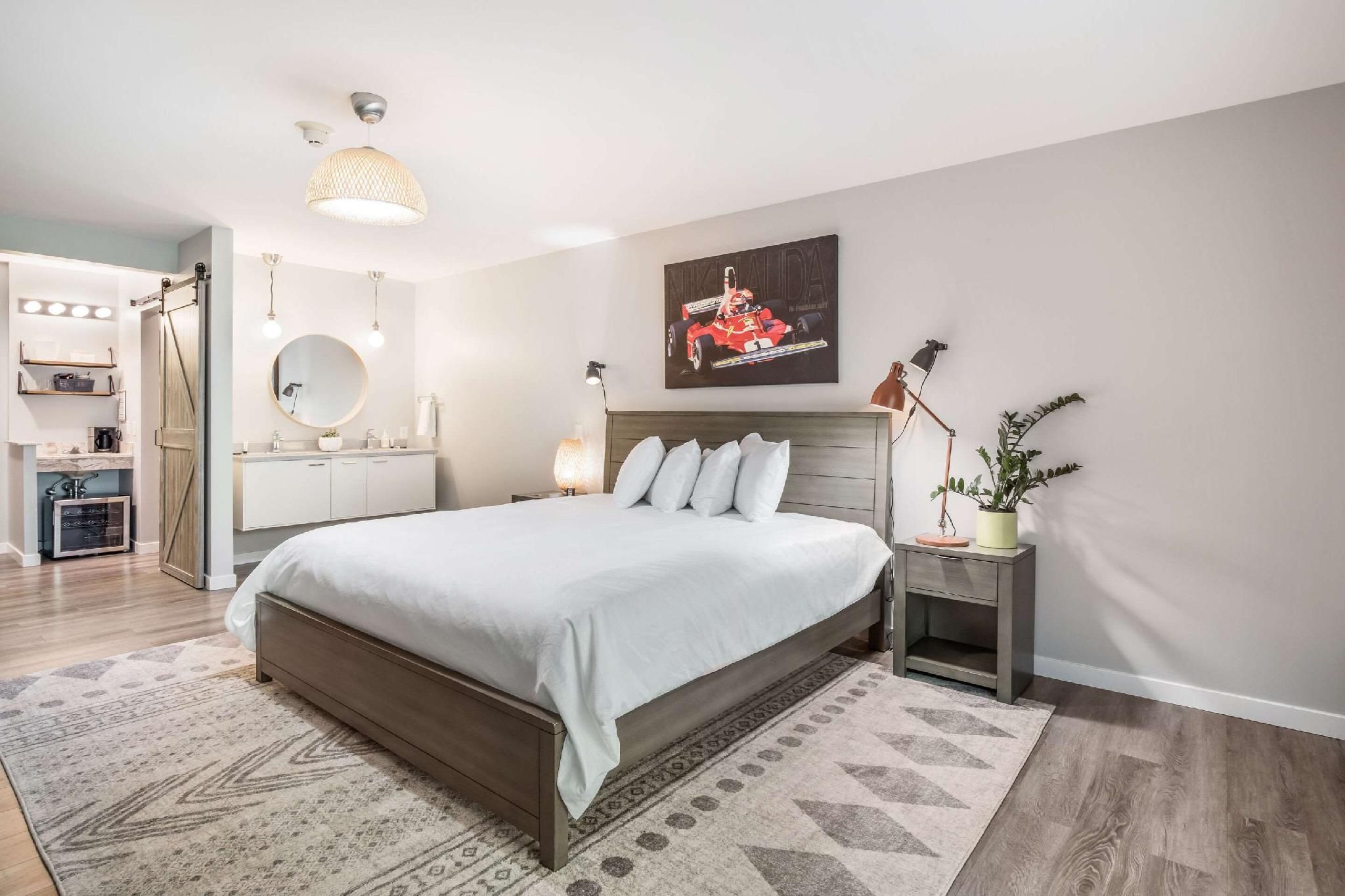 1 King Bed, Nonsmoking