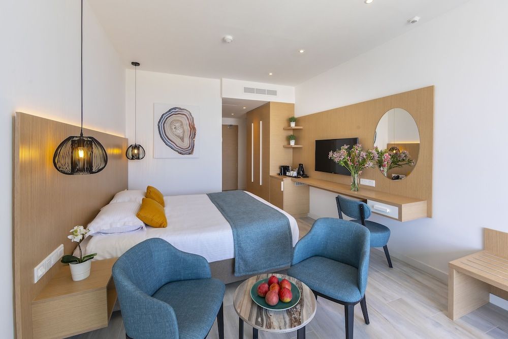 Leonardo Crystal Cove & Spa by the sea - Adults Only Room, Sea View 2