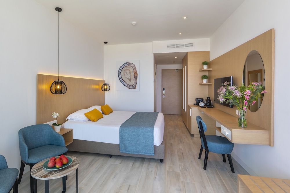Leonardo Crystal Cove & Spa by the sea - Adults Only Room, Sea View