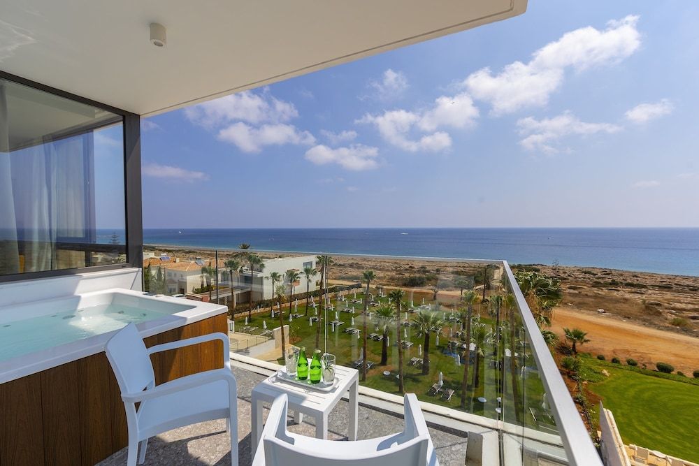 Leonardo Crystal Cove & Spa by the sea - Adults Only Executive Suite (Outdoor Jetted Tub)