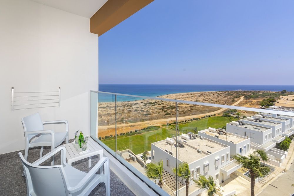 Leonardo Crystal Cove & Spa by the sea - Adults Only Room, Sea View 4