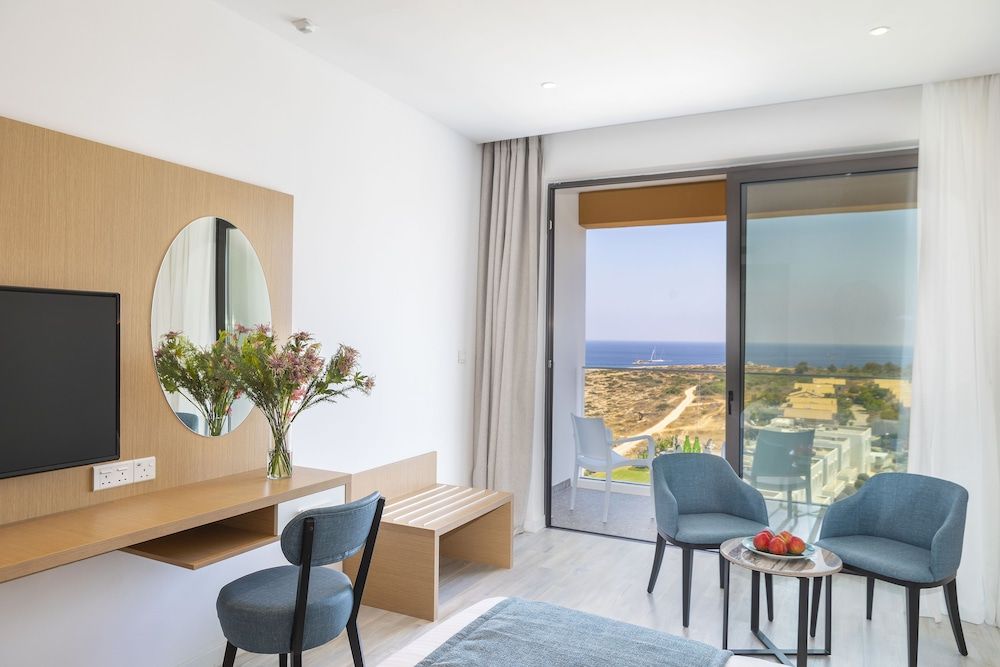 Leonardo Crystal Cove & Spa by the sea - Adults Only Room, Sea View 7