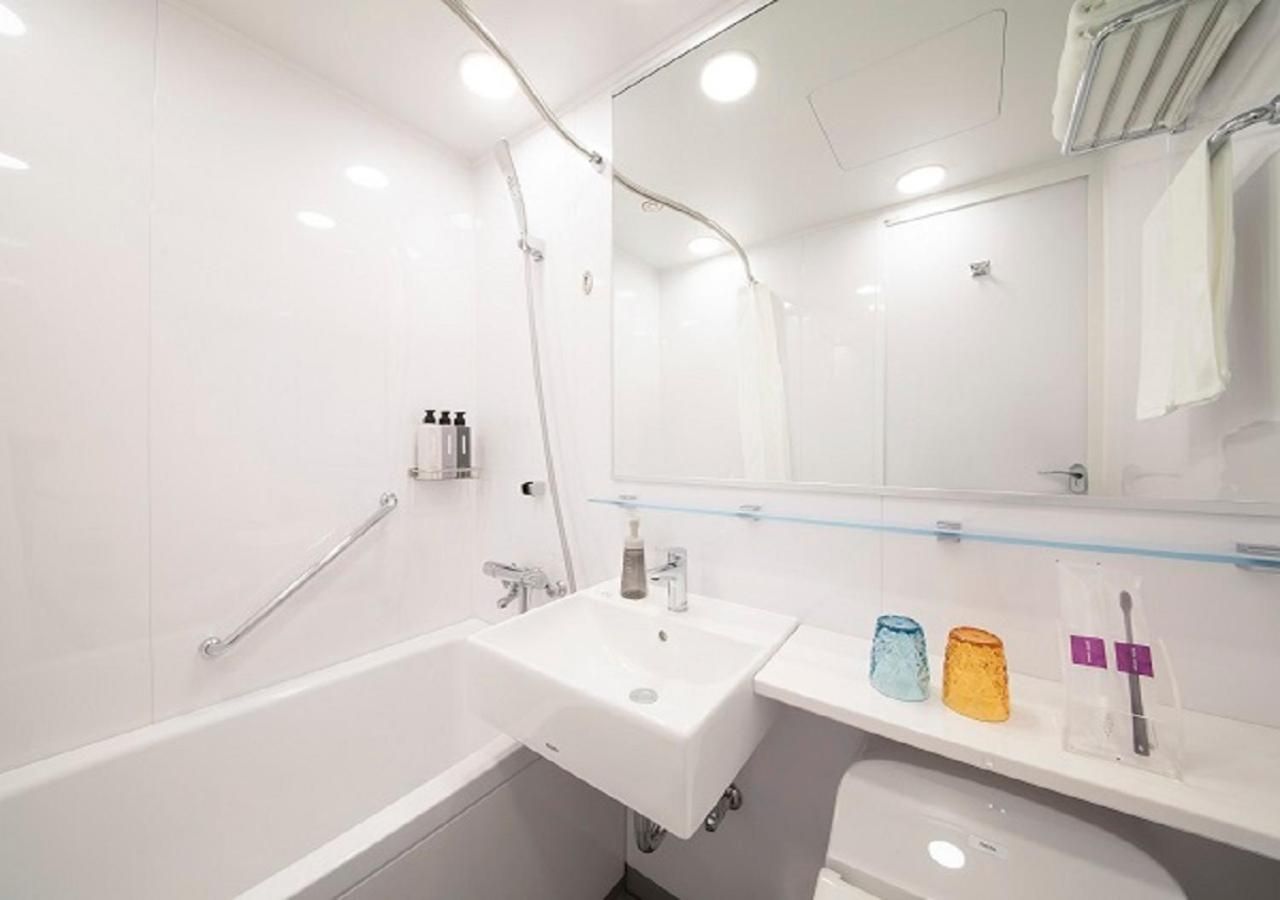 Hollywood Twin Room - Non-Smoking