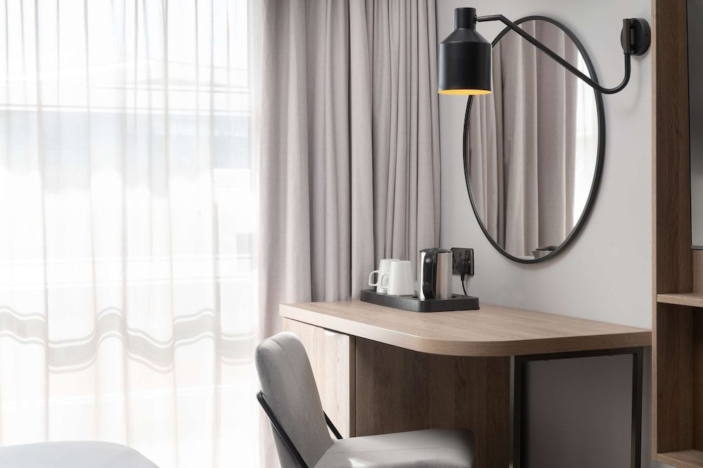 Room, 1 King Bed (Track)