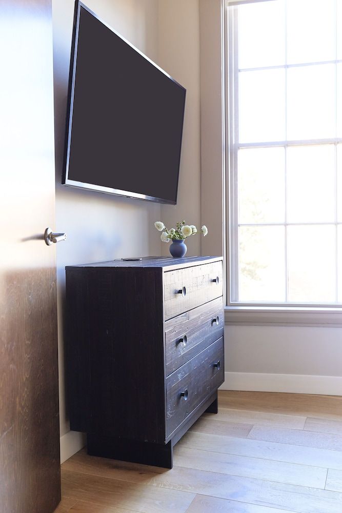 The Docent's Collection Luxury Loft, 2 Bedrooms 3