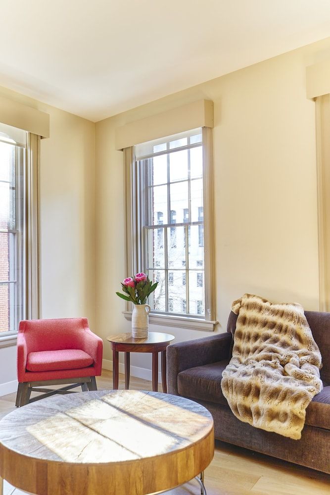 The Docent's Collection Luxury Loft, 2 Bedrooms 9