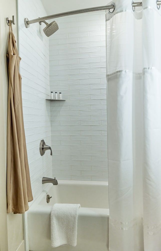 The Docent's Collection Luxury Loft, 2 Bedrooms 14