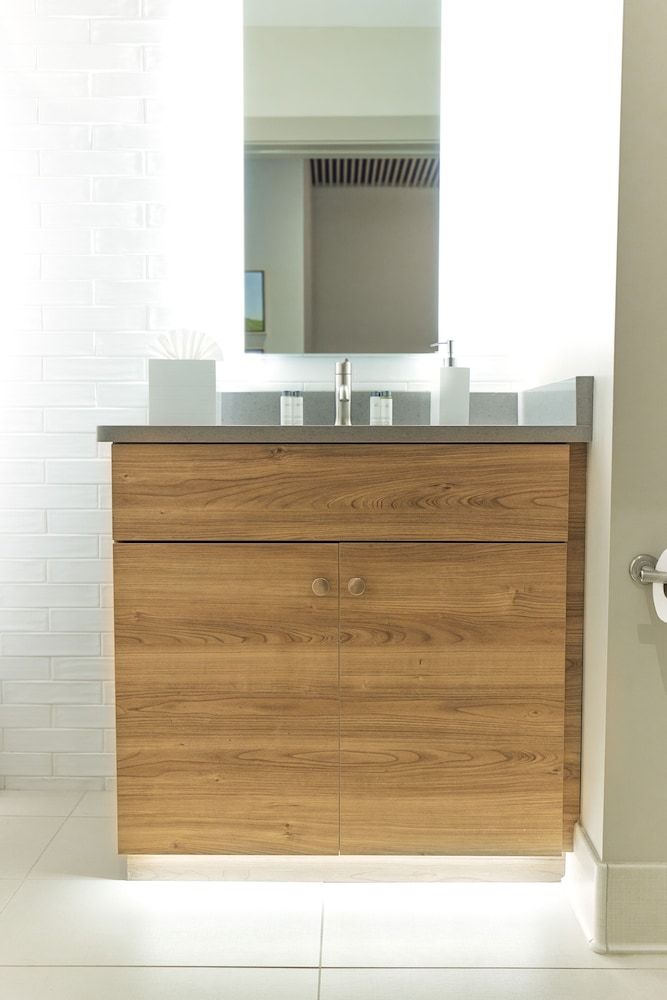 The Docent's Collection Luxury Loft, 2 Bedrooms 15