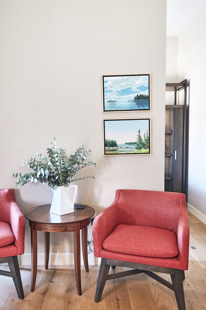 The Docent's Collection Standard Studio, 1 Queen Bed 4